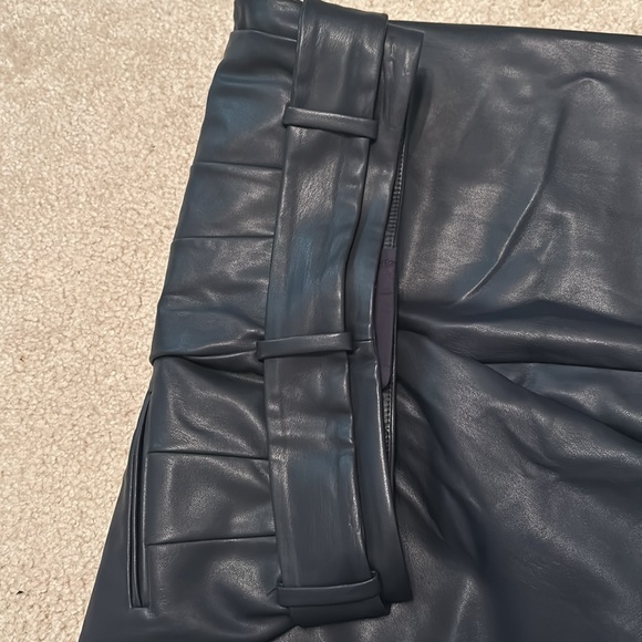 Ann Taylor Faux Leather Fleece line pants. Size 00P in Dark Blue - Picture 6 of 8